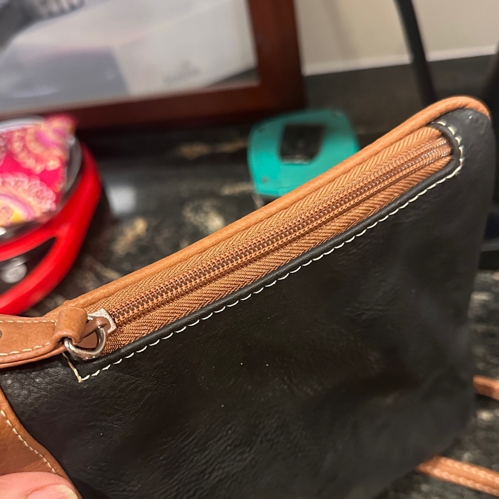 KOLTOV  Black and Tan Crossbody Bag - Picture 7 of 9